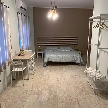 Neapolis Center2