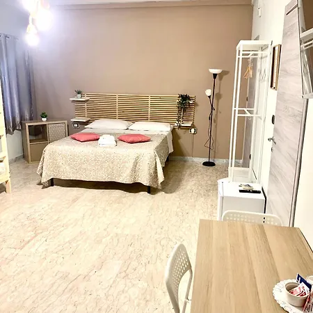 Neapolis Center2 4*